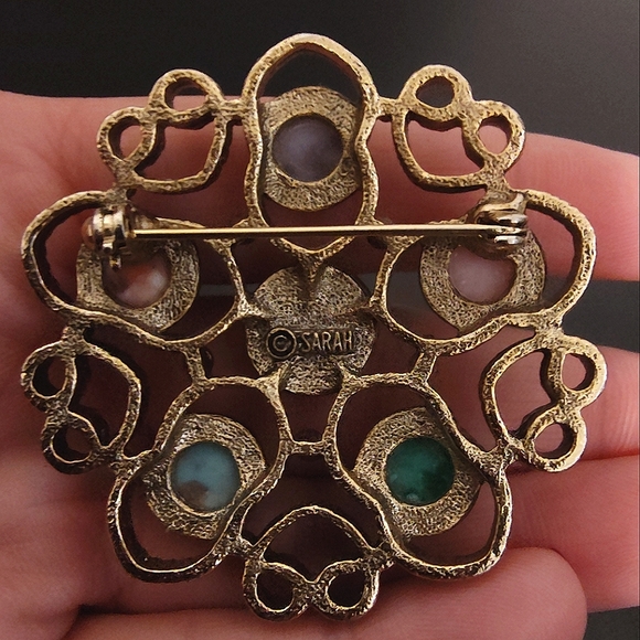 Sarah Coventry Multicolored Gold Tone Faux Stone Brooch - Picture 3 of 3